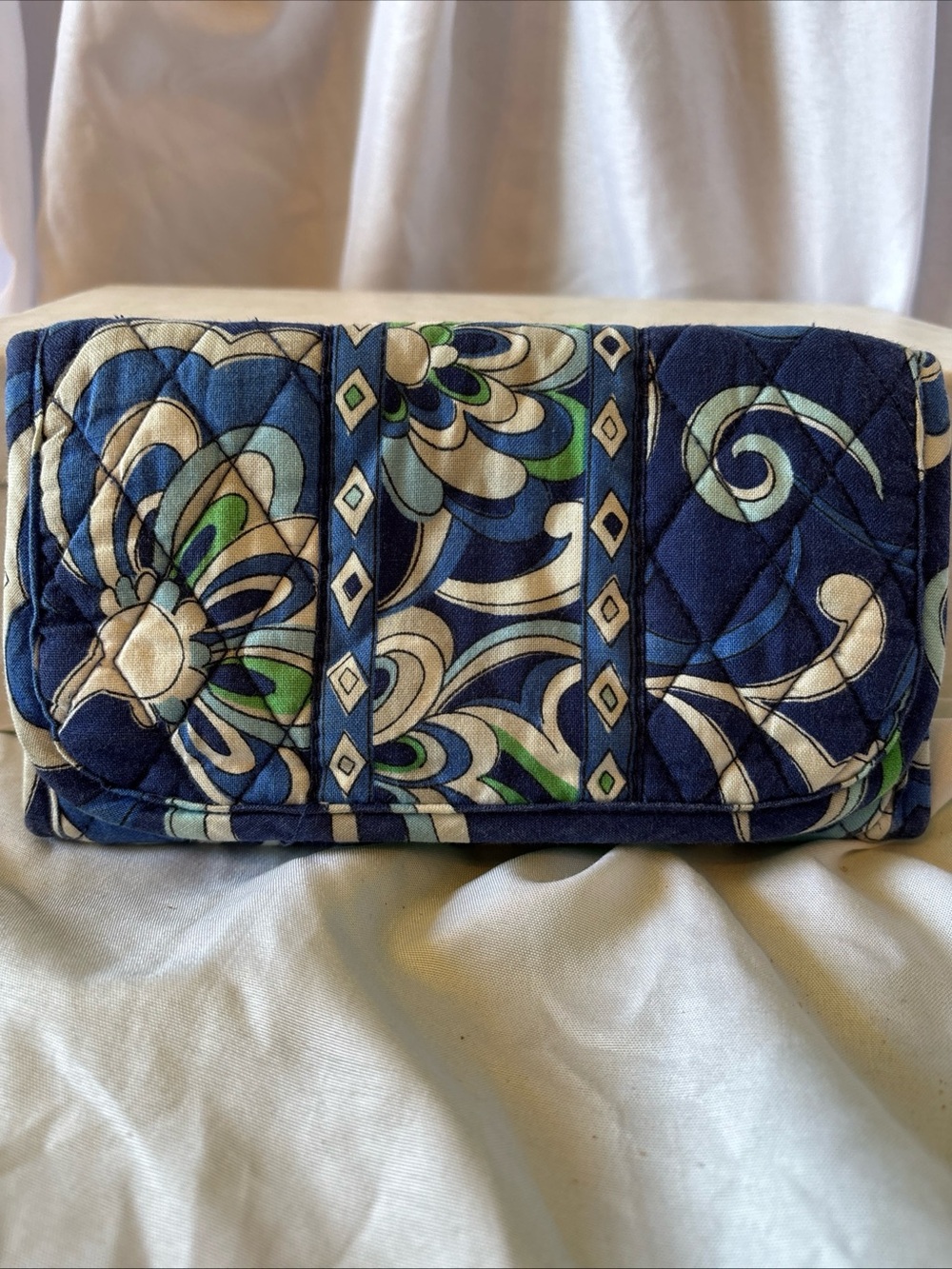 VERA BRADLEY Quilted Navy Floral Print Wristlet Clutch